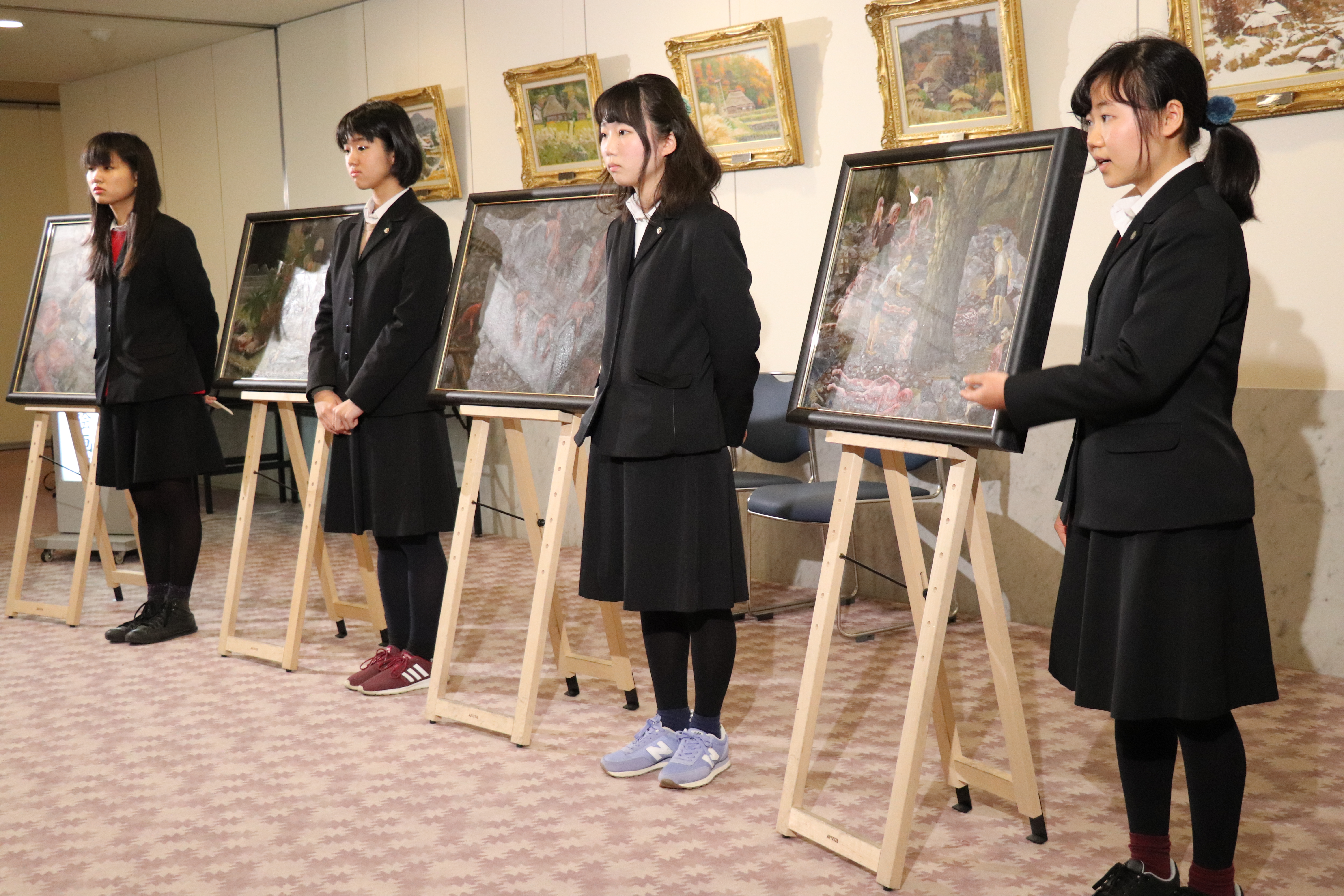 広島原発絵画 井原で「原爆の絵」ポスター展、広島市の基町高校の作品 | 中国