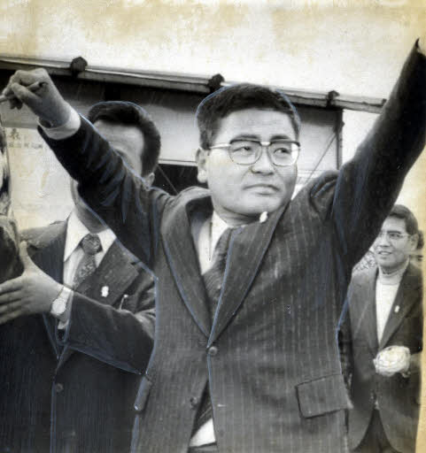 生きて 元自民党政調会長 亀井静香さん １９３６年 ９ 国政に打って出る ヒロシマ平和メディアセンター