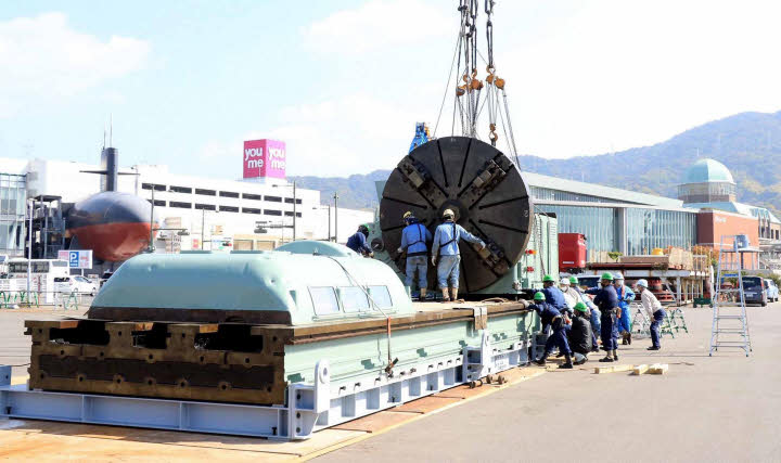 大型旋盤 69年ぶり呉に 戦艦大和の主砲を削り出し